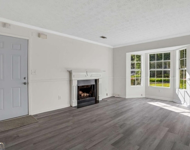 6308 E Windsor Lane - Photo Thumbnail 2