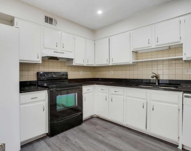 6308 E Windsor Lane - Photo Thumbnail 8