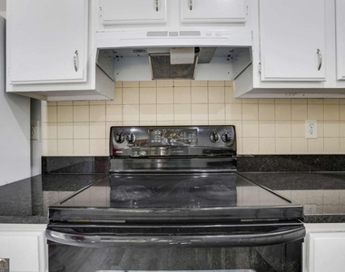6308 E Windsor Lane - Photo Thumbnail 10