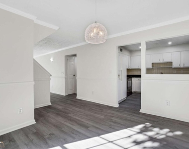 6308 E Windsor Lane - Photo Thumbnail 5