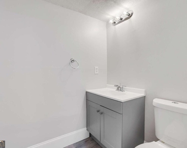 6308 E Windsor Lane - Photo Thumbnail 11