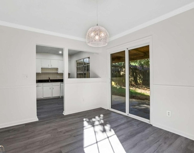 6308 E Windsor Lane - Photo Thumbnail 6