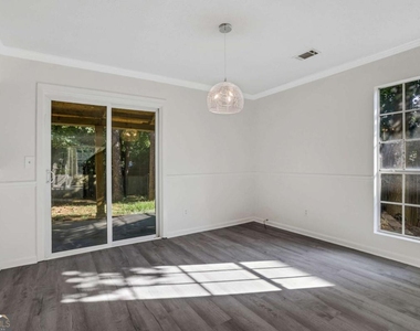 6308 E Windsor Lane - Photo Thumbnail 4