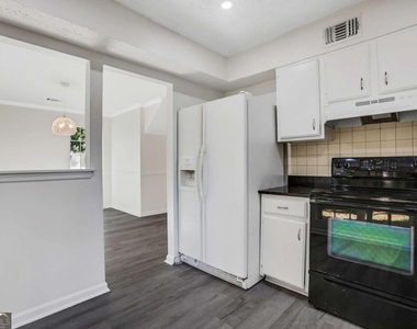 6308 E Windsor Lane - Photo Thumbnail 9