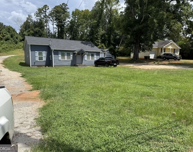 1555 W Poplar Street - Photo Thumbnail 8