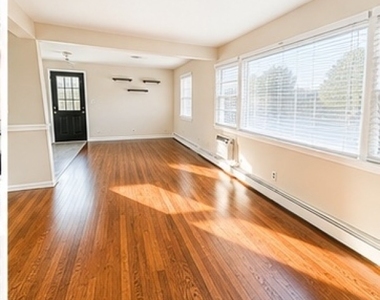2484 Seymour Ave - Photo Thumbnail 3