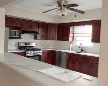 2484 Seymour Ave - Photo Thumbnail 17