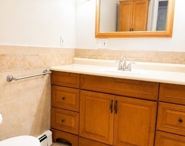 2484 Seymour Ave - Photo Thumbnail 6