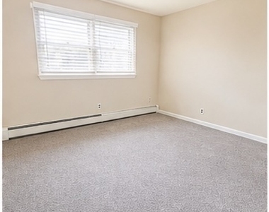 2484 Seymour Ave - Photo Thumbnail 15