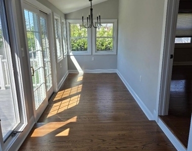 16 Roosevelt Dr - Photo Thumbnail 10