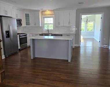 16 Roosevelt Dr - Photo Thumbnail 2