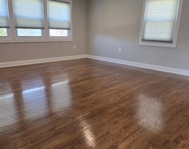 16 Roosevelt Dr - Photo Thumbnail 9