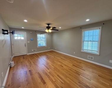 800 Drake Ave - Photo Thumbnail 6
