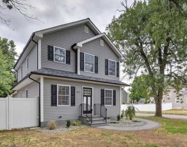 800 Drake Ave - Photo Thumbnail 1