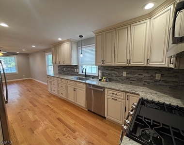 800 Drake Ave - Photo Thumbnail 9