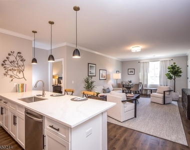 663 Springfield Ave - Photo Thumbnail 5