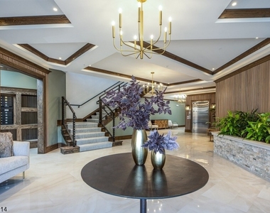 663 Springfield Ave - Photo Thumbnail 3