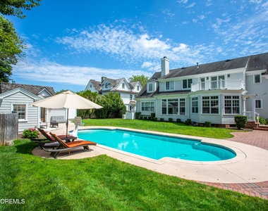 38 Vroom Avenue - Photo Thumbnail 1