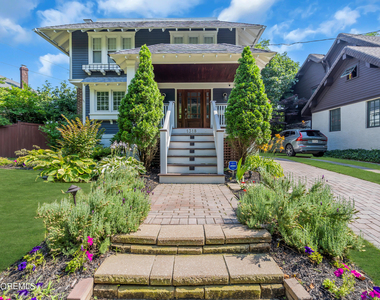 1318 Locust Drive - Photo Thumbnail 7