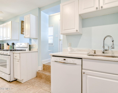 18 Abbott Avenue - Photo Thumbnail 10