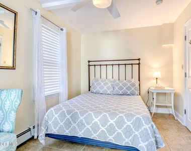 18 Abbott Avenue - Photo Thumbnail 14