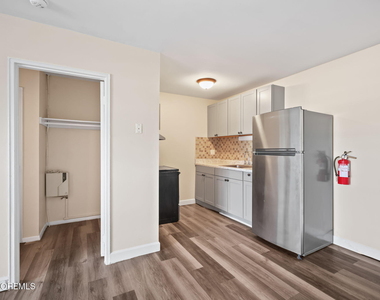 175 Buckelew Avenue - Photo Thumbnail 13