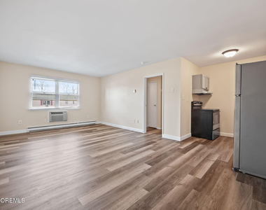 175 Buckelew Avenue - Photo Thumbnail 10
