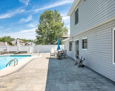 960 Green Hill Boulevard - Photo Thumbnail 24