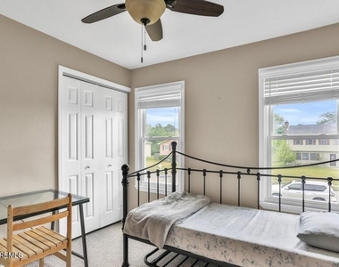960 Green Hill Boulevard - Photo Thumbnail 46