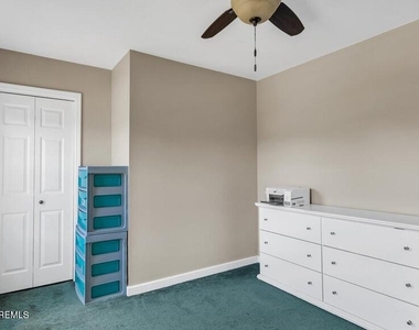960 Green Hill Boulevard - Photo Thumbnail 8