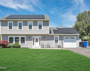 960 Green Hill Boulevard - Photo Thumbnail 2