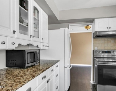 960 Green Hill Boulevard - Photo Thumbnail 4