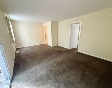 290 N Main Street - Photo Thumbnail 3