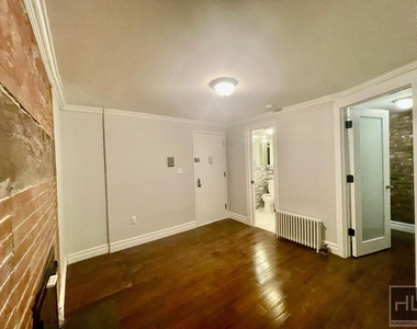 Hudson St - Photo Thumbnail 2