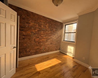 Avenue B - Photo Thumbnail 4
