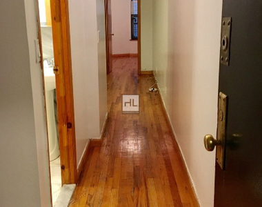 East 50th Street - Photo Thumbnail 2