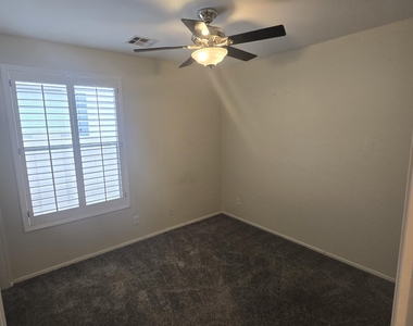 4039 N Park Street - Photo Thumbnail 14