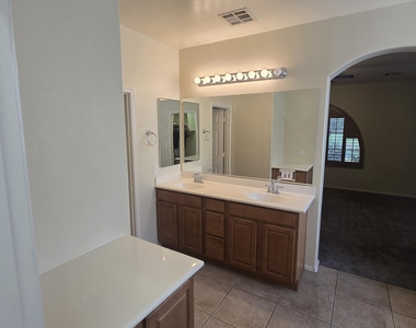 4039 N Park Street - Photo Thumbnail 13