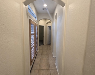 4039 N Park Street - Photo Thumbnail 5