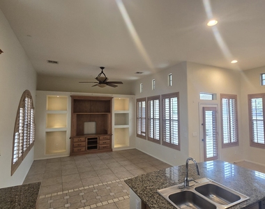 4039 N Park Street - Photo Thumbnail 21