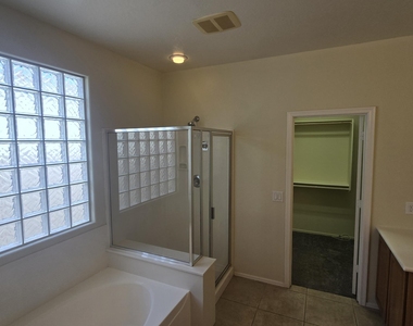 4039 N Park Street - Photo Thumbnail 10