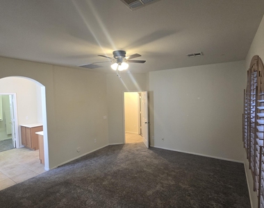 4039 N Park Street - Photo Thumbnail 9