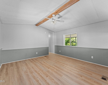 33412 N 223rd Drive - Photo Thumbnail 3