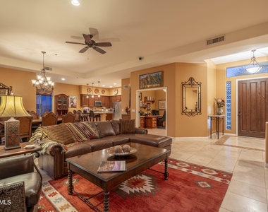 6183 E Evening Glow Drive - Photo Thumbnail 4