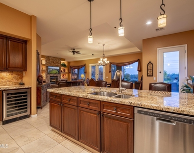 6183 E Evening Glow Drive - Photo Thumbnail 10
