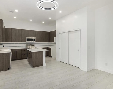 3622 N 38th Street - Photo Thumbnail 4