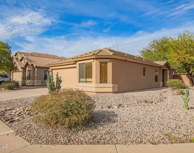 42346 W Sunland Drive - Photo Thumbnail 4
