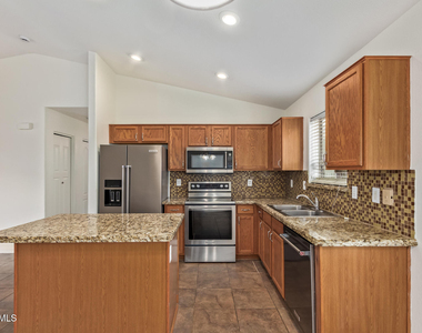 42346 W Sunland Drive - Photo Thumbnail 13