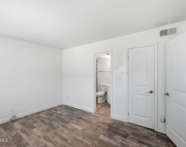 3314 N 68th Street - Photo Thumbnail 12