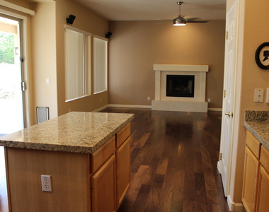 5435 W Buffalo Street - Photo Thumbnail 7